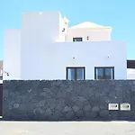 Lanzarote Cloclo - Private Heated Pool, Wifi, Private Parking Villa Playa Blanca (Lanzarote)