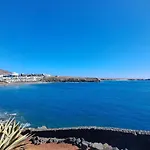Lanzarote Cloclo - Private Heated Pool, Wifi, Private Parking